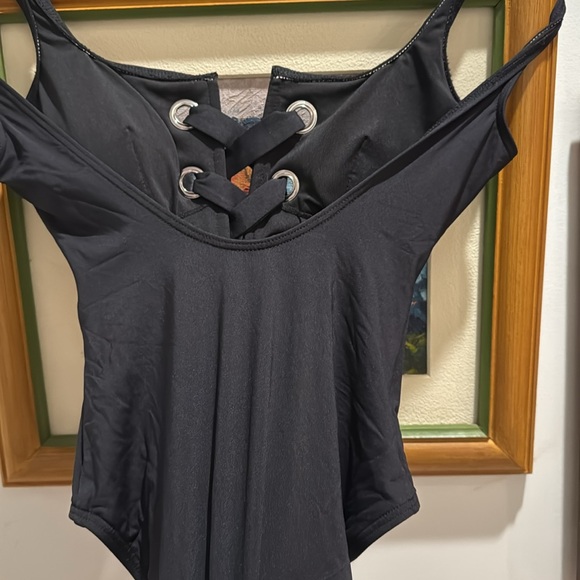 Excellent condition - Picture 2 of 3